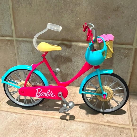 Barbie Bicycle with Basket of Flowers - Picture 6 of 10